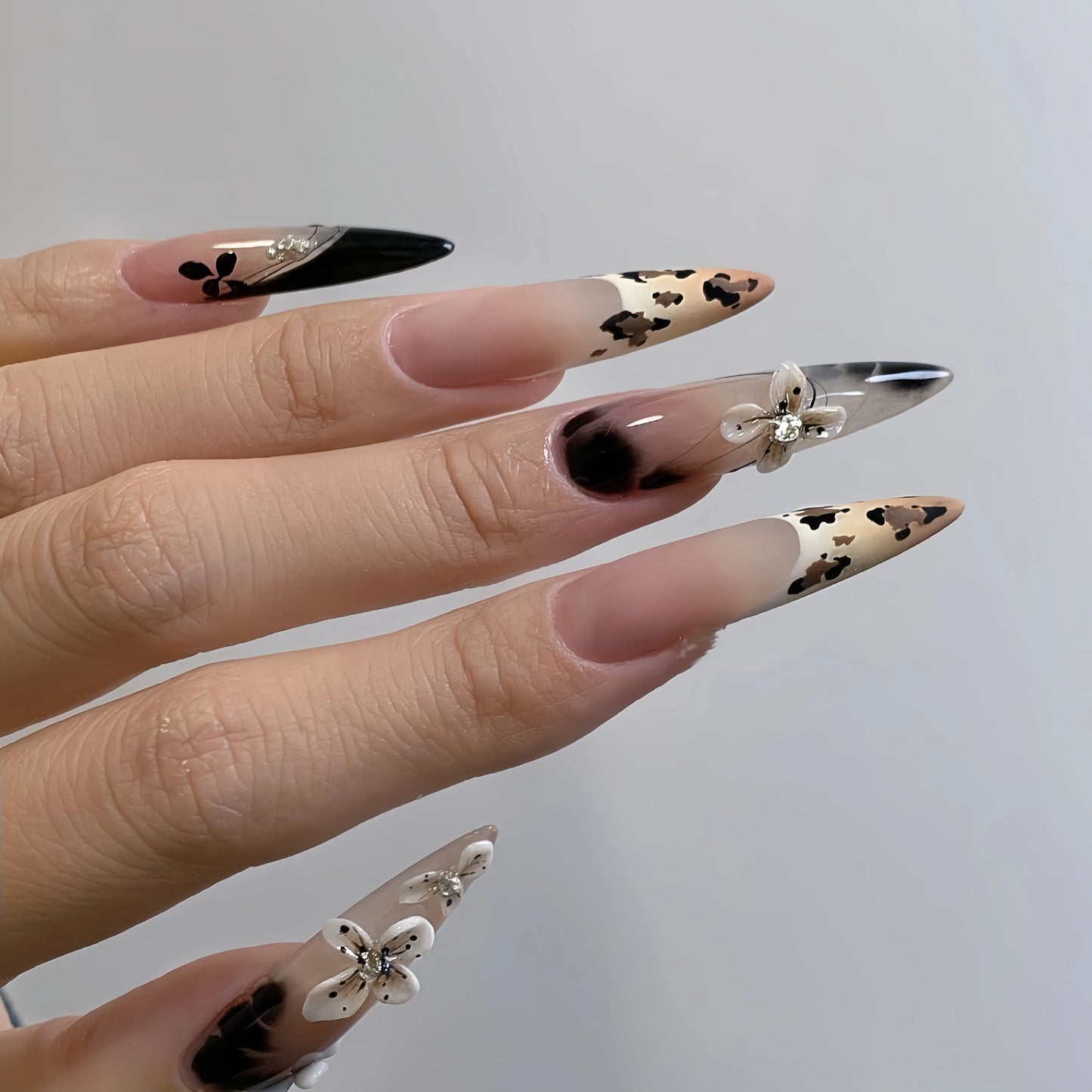 leopard-print nail tip